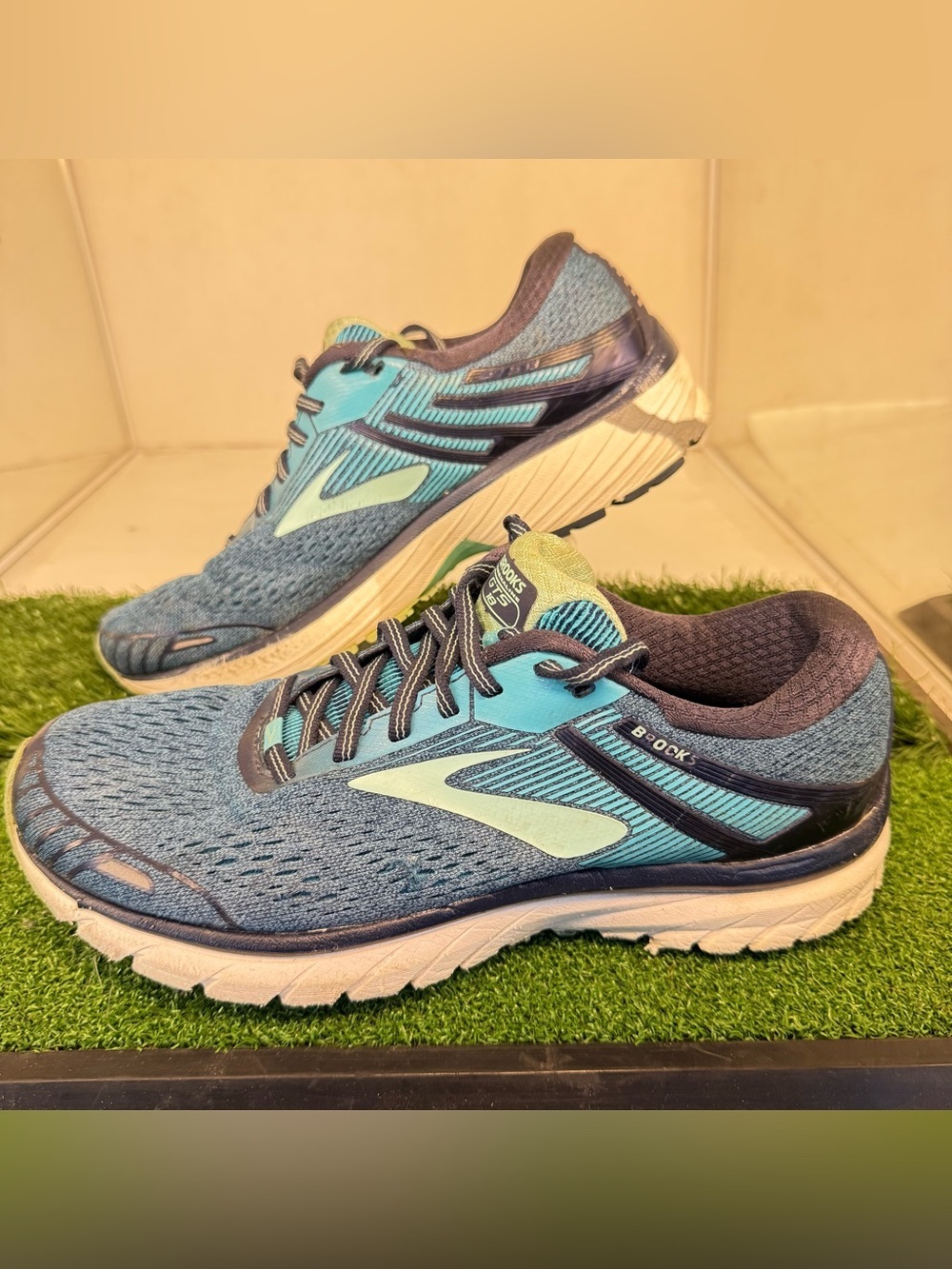 BROOKS ADRENALINE GTS-18 #1202681D495 WOMEN RUNNING SHOES SIZE 10